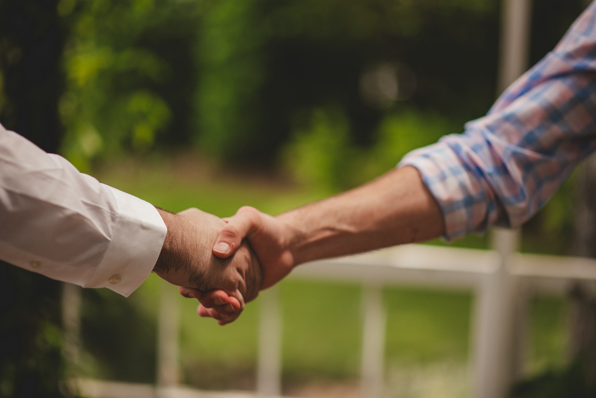 Crafting Your Unforgettable First Impression: The One-Minute Advantage
